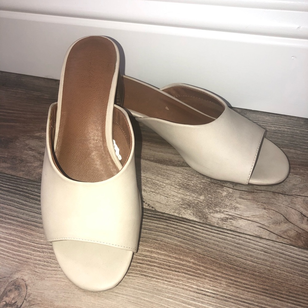Universal Thread slip on heels